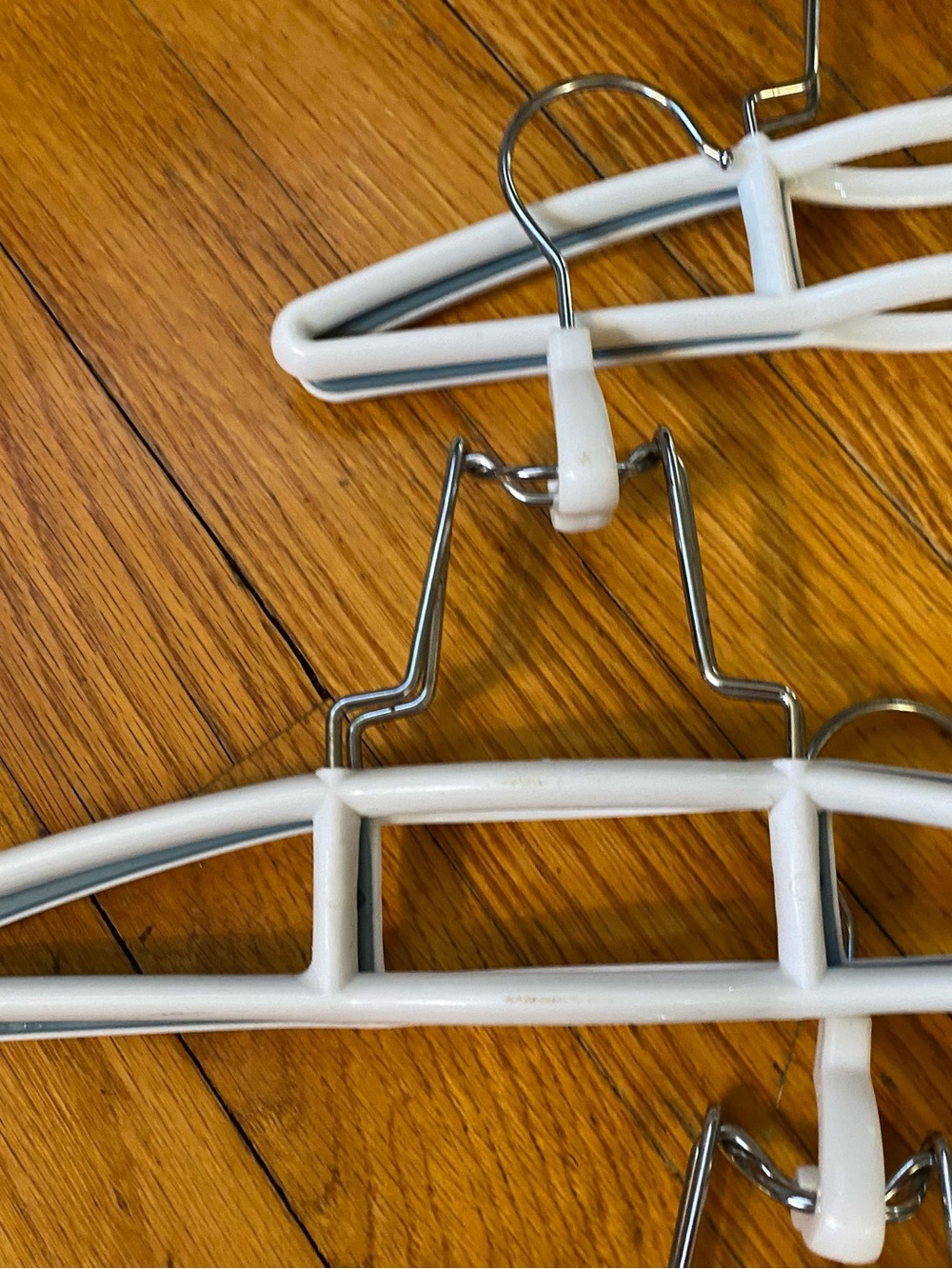 New! 6 Clamp Style Clothing Hangers,Pants, Skirts Etc. Organization,Space-saving - Picture 3 of 7